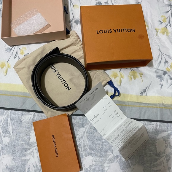 No Buckle Louis Vuitton belt - Picture 2 of 6